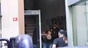 Özgür Özel'e yumruklu saldırıyı gerçekleştiren şüpheli gözaltına alındı / Ek bilgiyle