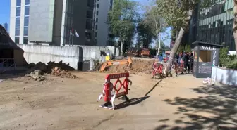 Sarıyer'de Çöken Yolda Onarım Çalışmaları Devam Ediyor