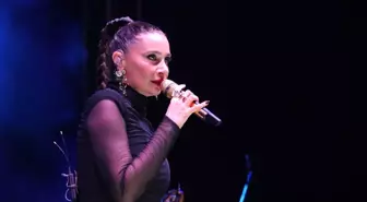 Sıla, Antalya'da Unutulmaz Bir Konser Verdi