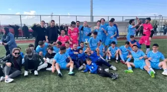 Tavşanlı Erdemspor, Amatör Küme'de Şampiyonluğa Ulaşarak Kıbrıs'a Gitti