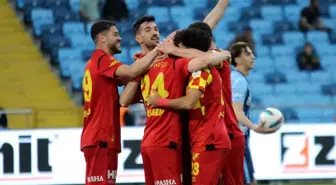 Göztepe, Adana Demirspor'u 2-1 Geride Bıraktı