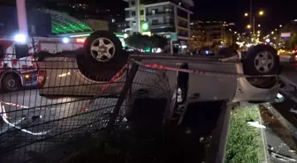 Antalya'da Takla Atan Araçta 2 Kişi Yaralandı