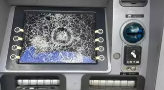 Bayrampaşa'da ATM'lere saldırdılar! Vatandaşlar mağdur oldu