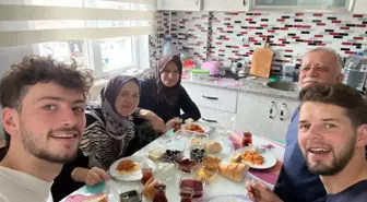 Bolu'da Fransız Genciler Depremzedelere Yardım İçin Evde Ağırlanıyor