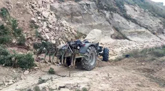 Şanlıurfa'da Devri Dağlanan Traktördeki Genç Hayatını Kaybetti