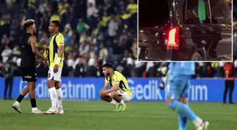 Fenerbahçe'nin yıldızı Beşiktaş derbisinin ardından stadyumdan oyun oynayarak ayrıldı