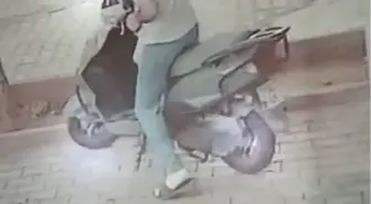 Gaziantep'te Motosiklet Hırsızlığı Güvenlik Kamerasında