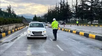 Isparta'da Polis Denetimleri: 37 Binden Fazla Şahıs Sorgulandı, 2 Bin 319 Sürücüye Ceza Kesildi