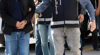 Kadıköy'de CHP standı yakınında kavga! 3 kişi gözaltına alındı