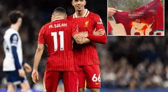 Liverpool taraftarı ayrılığı kaldıramadı, yıldız oyuncunun formasını yaktı