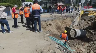 Sarıyer Maslak'ta Yol Çökmesi Sonrası Çalışmalar Devam Ediyor
