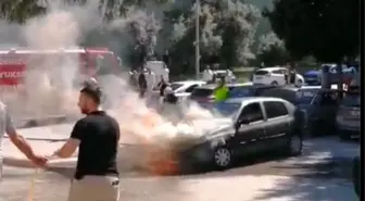 Denizli'de Seyir Halindeki Otomobil Alev Alev Yandı