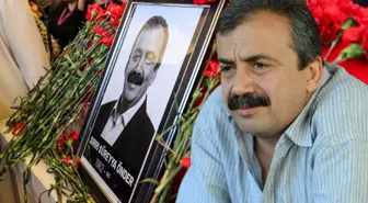 Sırrı Süreyya Önder'in 'Kürt müsünüz?' sorusuna yanıtı yeniden gündem oldu