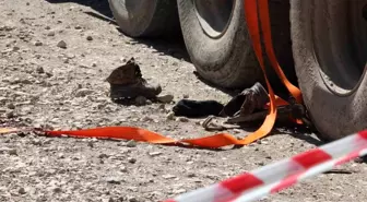 Tomrukların Altında Kalan İşçi Hayatını Kaybetti