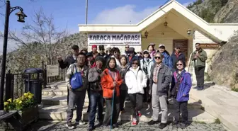 Tayvanlı Turistler Karaca Mağarası'nı Ziyaret Etti