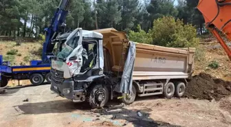 Kahramanmaraş'ta Devrilen Kamyonun Altında Sürücü Hayatını Kaybetti