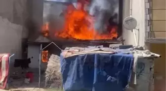 Avcılar'da Gecekonduda Yangın Çıktı