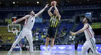 Fenerbahçe, Karşıyaka'yı Mağlup Ederek Liderliği Garantiledi