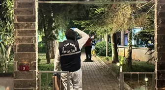 Kadıköy'de apartman dairesinde yangın: 1 kişi hayatını kaybetti