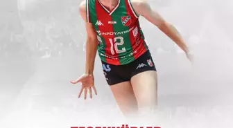 Karşıyaka'da 6. Voleybolcu Miray Gözübüyük ile Yollar Ayrıldı