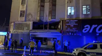 Küçükçekmece'de Ayakkabı Dükkanında Yangın