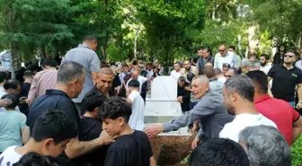 Marmaris'te Motosiklet Kazasında 12 Yaşındaki Çocuk Hayatını Kaybetti