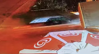Kocaeli'de Otomobil Cami Duvarını Yıktı: 1 Yaralı