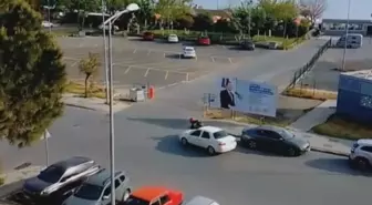 Silivri'de Otomobil ve Motosiklet Çarpıştı