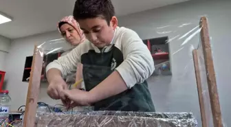 11 Yaşındaki Gencin Çevre Dostu Akıllı Sera Projesi