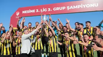 Aliağa Futbol, 3'üncü Lig'de Namağlup Şampiyon oldu