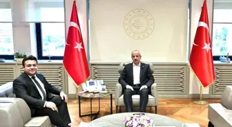 Bakan Uraloğlu'ndan Gençler İçin Güvenli Dijital Dünya Vurgusu