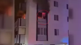 Yalova'da Yangın Anında Pencereden Atlayan Annenin Dramı Kamerada