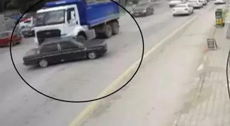 Hatay'da Hafriyat Kamyonu Tofaş Aracı Sürükledi