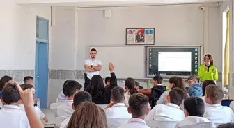 Karapınar'da Ortaokul Öğrencilerine Trafik Güvenliği Eğitimi