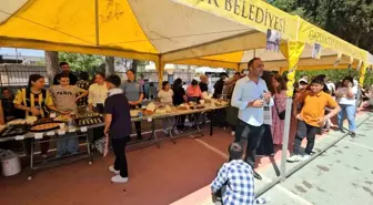 Gaziantep'te Gazze ve Doğu Türkistan İçin Hayır Çarşısı Kuruldu