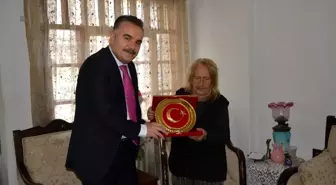 Edremit Kaymakamı'ndan Hayırsever Fatma Kıyakoğlu'na Vefa Ziyareti