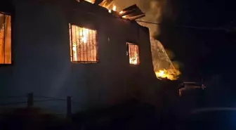 Tokat'ta Yangın: 3 Ev Küle Döndü