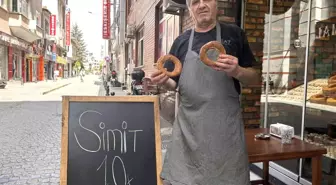Eskişehirli Simit Ustası Ucuz Simit Satışıyla Dikkat Çekiyor