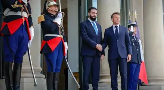 İlk kez Avrupa'da! Suriye lideri Şara, Fransa Cumhurbaşkanı Macron bir araya geldi