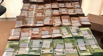 Edirne'de Gümrükte 61 Bin Euroyla Yakalandı