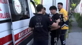 İstanbul'da Alkollü Genç E-5 Karayolunda Araçların Üzerine Çıktı