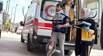 İnegöl'de Motosiklet ile Otomobil Çarpıştı: Bir Yaralı