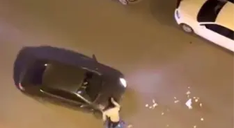 Diyarbakır'da Otomobile Saldıran Şahıs Kamerada