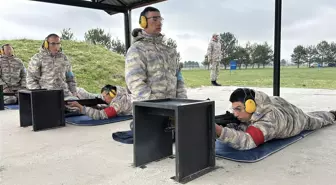 Kütahya Hava Er Eğitim Tugayı'nda Yıl Sonu Yemin Töreni