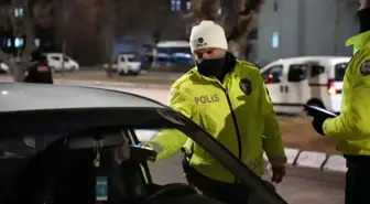 Isparta'da Asayiş ve Trafik Denetimi: 21 Sürücüye Ceza