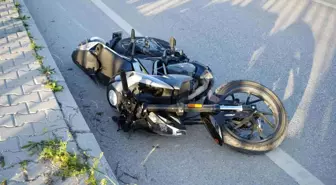 Burdur'da Motosiklet Kazası: İki Kişi Yaralandı