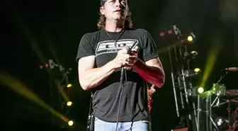 Rock dünyasından kötü haber! Brad Arnold dördüncü evre kanser