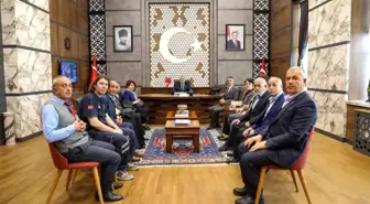 Şehit ailelerinden Vali Çelik'e ziyaret