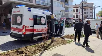 Sinop'ta Motosiklet ve Hafif Ticari Araç Çarpıştı: Bir Yaralı