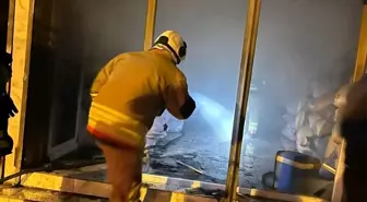 Hatay'daki Tekstil Deposunda Yangın